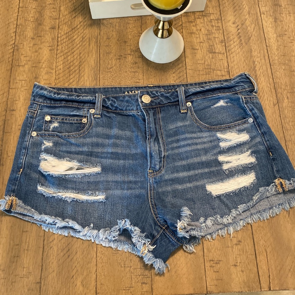 American eagle Tomgirl shortie distressed shorts
